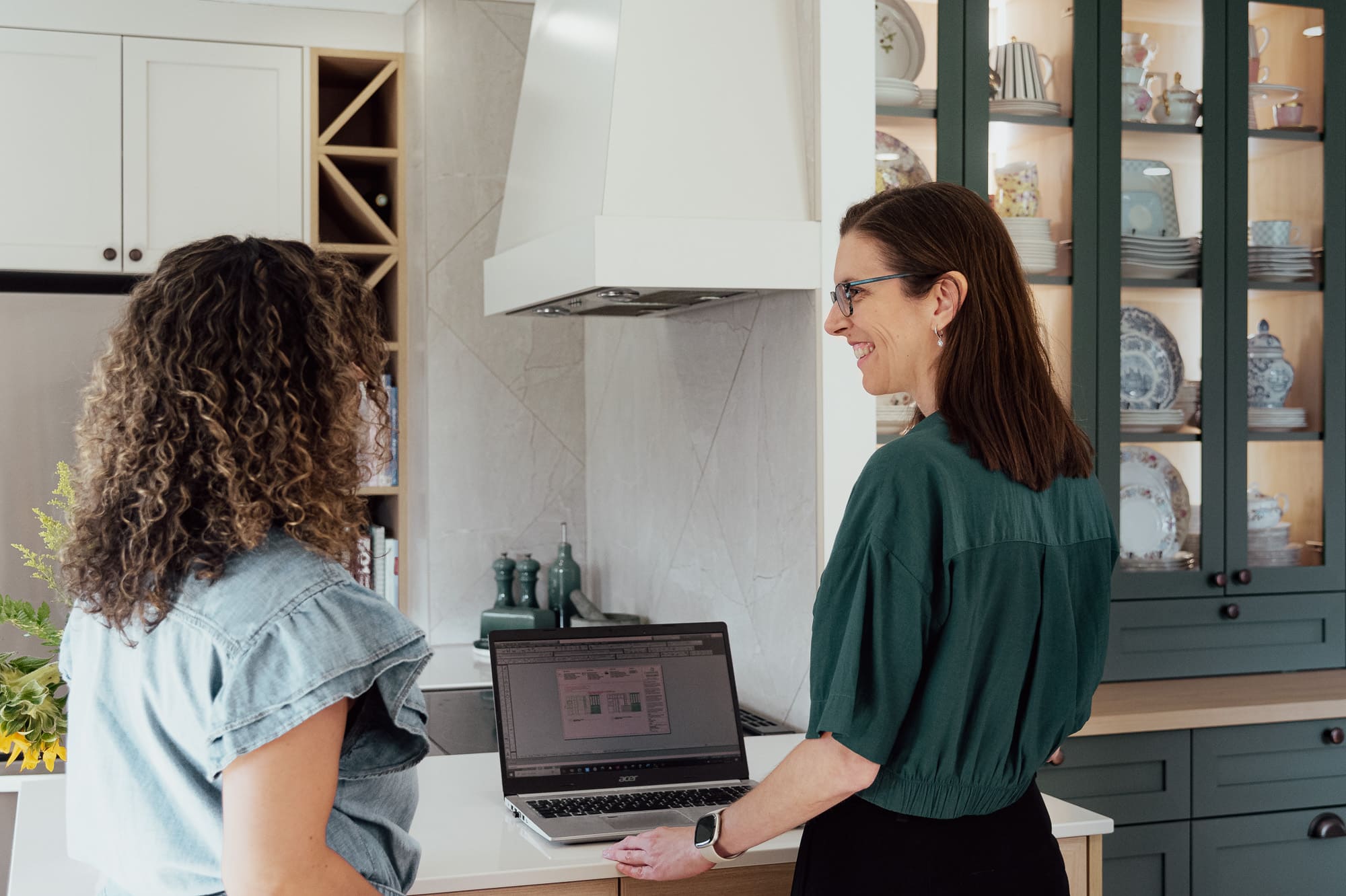 Guide 2026 : Quel est le coût d&rsquo;une designer d’intérieur à Montréal ?